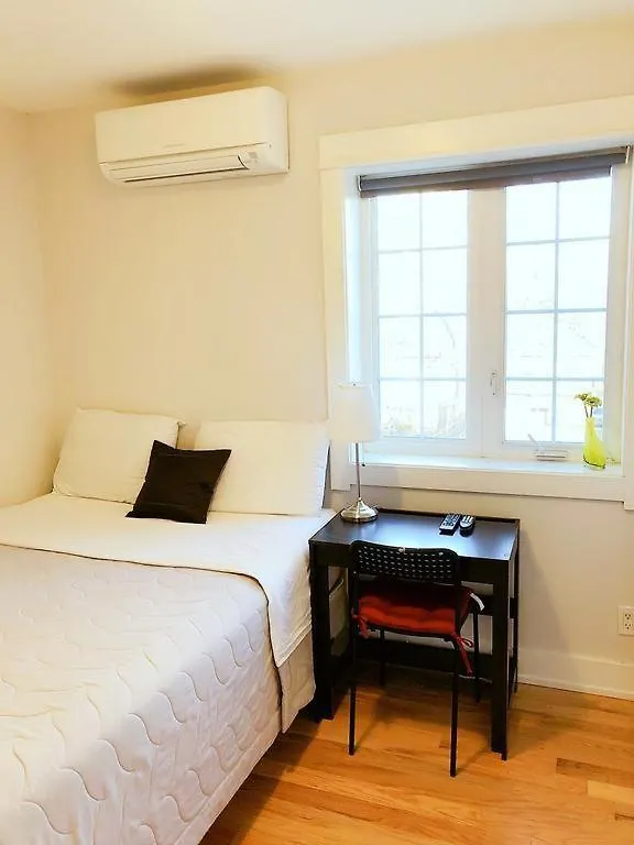 Guest house The Parkway Garden Guesthouse Toronto