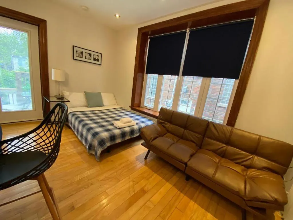 Guest house The Parkway Garden Guesthouse Toronto